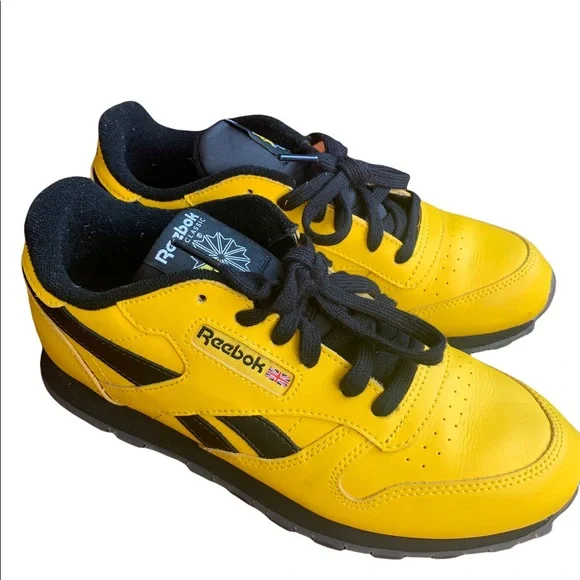 Yellow classic Reebok size 5